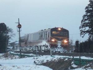 雪に挑む快速リゾートみのり号