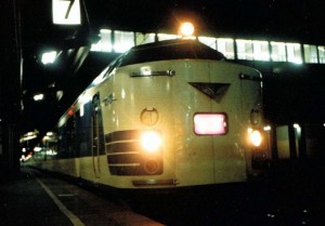 583系寝台特急金星号・京都駅で
