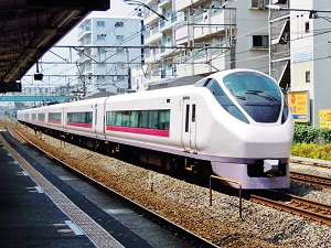 スーパーひたち・E657系