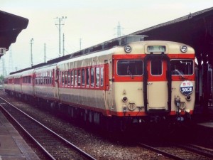 停車中の急行うわじま