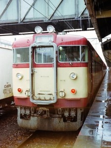711系急行かむい