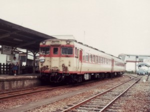 小松島港駅の急行よしの川