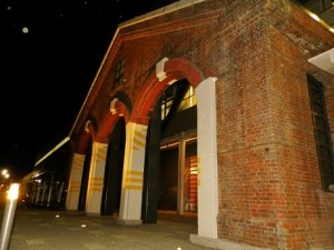 糸魚川駅・南口赤レンガモニュメント