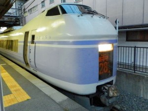 351系スーパーあずさ・塩尻駅