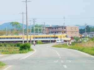 明星付近を行く伊勢志摩ライナー