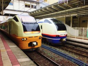 E653系特急が並ぶ