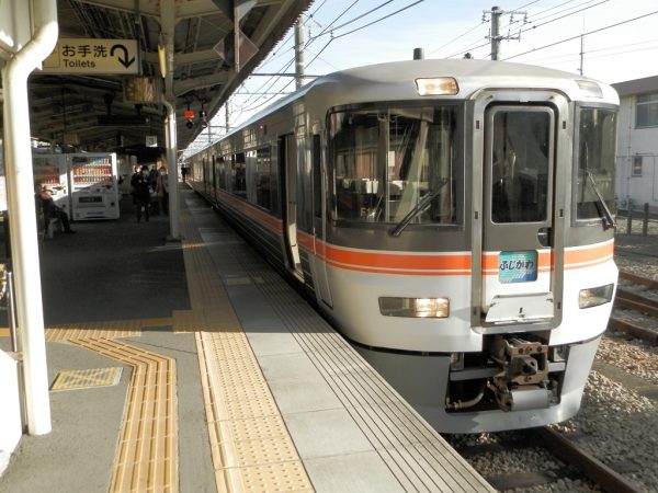 特急ふじかわ号・富士宮駅にて