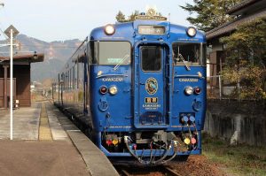 特急かわせみやませみ・ブルー