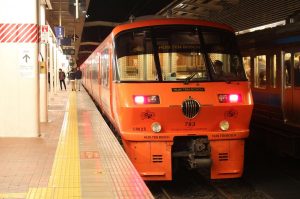 ハウステンボス編成の特急きらめき