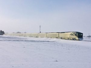 走り去る四季島・西古川北カーブにて