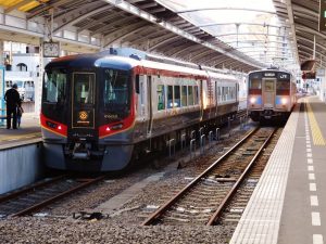 2600系新型特急車両の特急うずしお