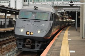 787系使用の特急かもめ号