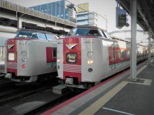 特急やくも381系