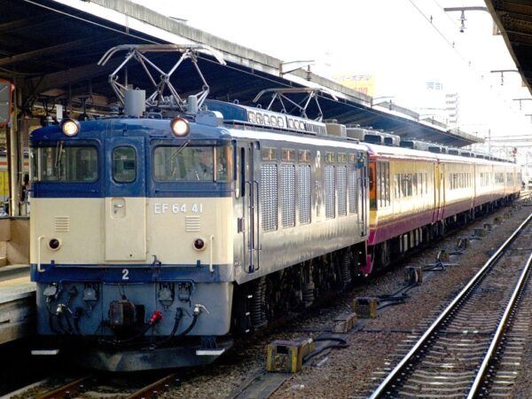 お座敷列車「浪漫」号