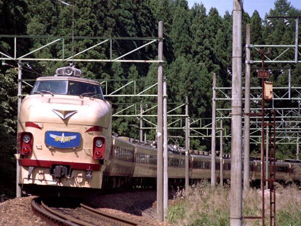 特急はくたか号485系ボンネット型