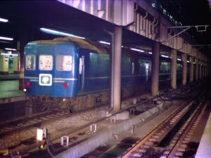 寝台特急出羽。ひげ付き電源車