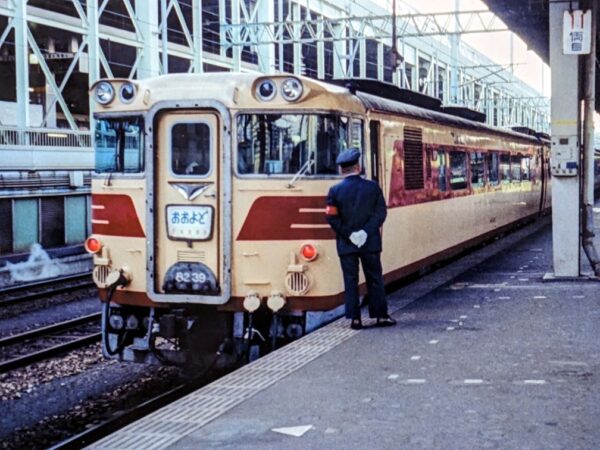 特急おおよど号・キハ82