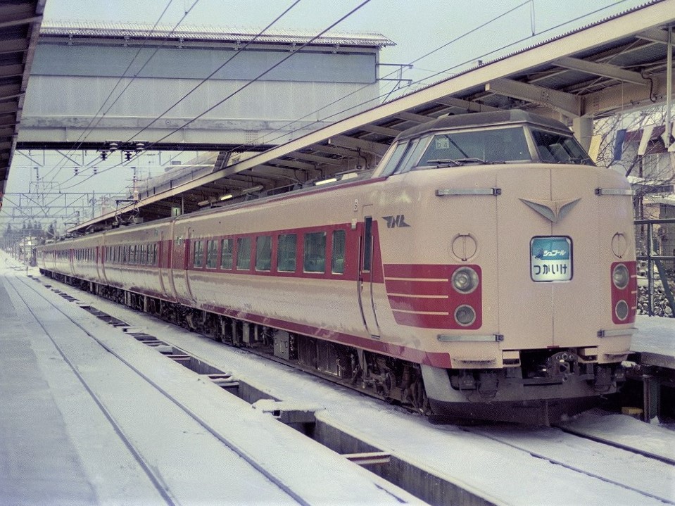 シュプールつがいけ381系