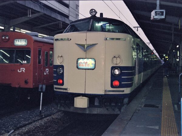 583系国鉄色シュプール妙高・志賀(大阪駅)