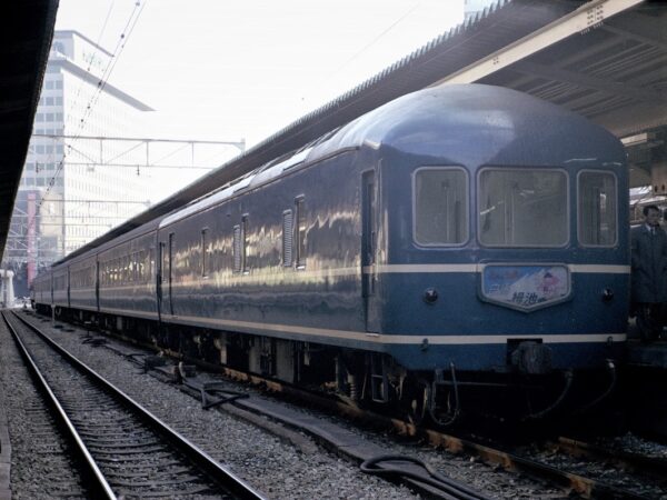 シュプール白馬・栂池号20系電源車