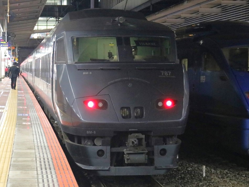 特急リレーかもめ787系