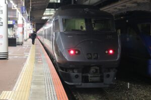 特急リレーかもめ57号・武雄温泉駅にて