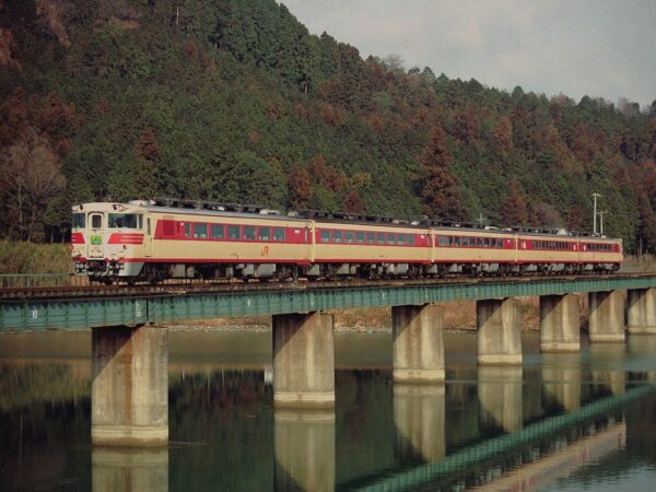 キハ82系特急南紀・多気駅付近