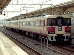特急しらさぎ485系付属編成の変顔。