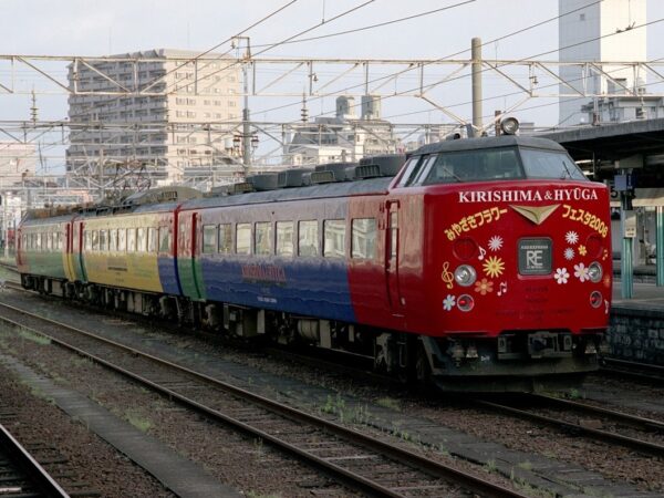 みやざきフラワーフェスタ2006PR装飾の特急ひゅうが