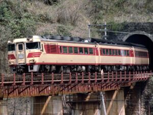 キハ181系特急やくも
