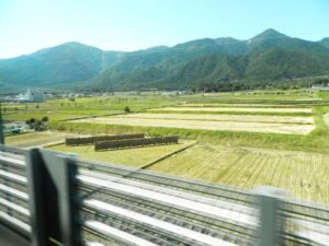 湖西にそびえる比良山地
