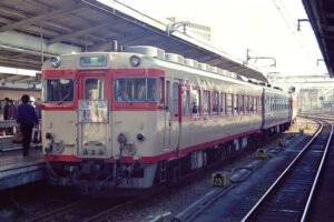 キハ58に挟まれて走ったころの「いこい」